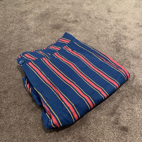 Men’s Forever 21 Pinstripe Shorts - Picture 4 of 5